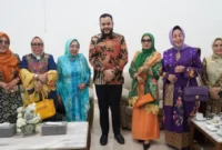 Wali Kota Padang Fadly Amran menerima audiensi Pengurus Bundo Kanduang IKTD Sumbar di Rumah Dinas Wali Kota, Kamis (23/7/2026). (Foto: Pemko Padang)