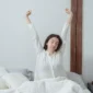 Ilustrasi wanita bangun tidur. (Foto: Pexels)
