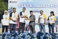 Wakil Wali Kota Padang, Maigus Nasir, menghadiri kegiatan Bank Mandiri Taspen (Mantap) di Pantai Purus, Jumat (17/7/2026). (Foto: Pemko Padang)