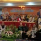 Ketua DPRD Sumbar Muhidi bersama peserta Bimtek Peningkatan Ekonomi Perempuan.