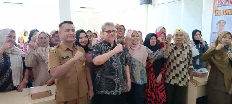 Ketua DPRD Provinsi Sumbar, Muhidi, saat membuka Bimtek Peningkatan Kapasitas Pelaku UMKM di Padang, Selasa (28/7/2026). (Foto: Ist)