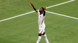 Bukayo Saka menjadi bintang kemenangan Inggris lewat hat-tricknya ke gawang Prancis. (Foto: FIFA.com)