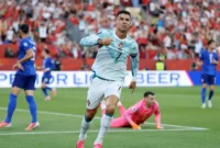 Kapten Portugal Cristiano Ronaldo saat mencetak gol ke gawang Kroasia di babak 32 besar Piala Dunia 2026. (Foto: FIFA.com)
