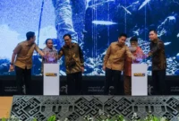 Plt Deputi Bidang Pengembangan Penyelenggaraan Kegiatan (Events) Kemenpar, Hafiz Agung Rifai (ketiga dari kiri) bersama stakeholders meluncurkan Explorex 2027 di Balairung Soesilo Soedarman, Gedung Sapta Pesona, Jakarta, Selasa (14/7/2026). (Foto: Kemenpar)