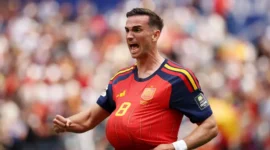 Pemain Timnas Spanyol Fabian Ruiz merayakan gol ke gawang Belgia pada laga perempat final Piala Dunia 2026. (Foto: FIFA.com)