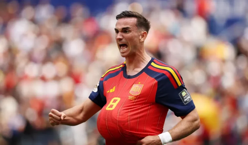 Pemain Timnas Spanyol Fabian Ruiz merayakan gol ke gawang Belgia pada laga perempat final Piala Dunia 2026. (Foto: FIFA.com)