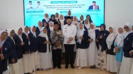 Wali Kota Padang Fadly Amran membuka Festival Tadabur Yasin dan Mars Tarbiyah se-Kota Padang di Palanta Rumah Dinas Wali Kota, Rabu (22/7/2026). (Foto: Pemko Padang)