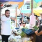Wali Kota Padang Fadly Amran meninjau progres revitalisasi Pasar Raya Padang, Kamis (30/7/2026). (Foto: Pemko Padang)