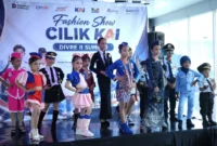 PT KAI Divre II Sumbar menggelar Fashion Show Cilik di Sky Bridge Stasiun BIM. (Foto: PT KAI Divre II Sumbar)