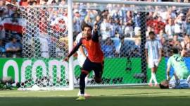 Ferran Torres mencetak gol kemenangan yang membawa Spanyol menjuarai Piala Dunia 2026. (Foto: FIFA.com)