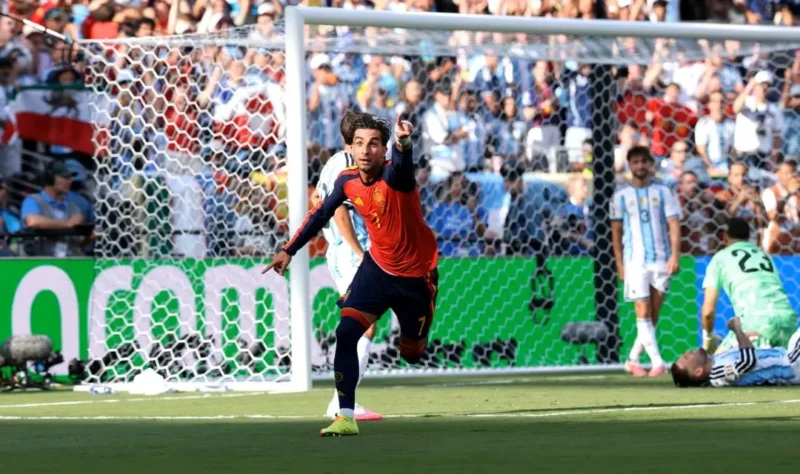 Ferran Torres mencetak gol kemenangan yang membawa Spanyol menjuarai Piala Dunia 2026. (Foto: FIFA.com)