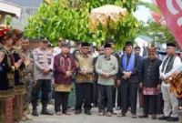 Wakil Wali Kota Padang Maigus Nasir membuka Festival Alek Nagari Nan XX ke-III di Komplek Kehakiman Cengkeh Nan XX. (Foto: Pemko Padang)