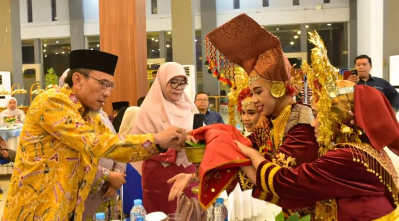 Wakil Wali Kota Padang, Maigus Nasir, menghadiri Gala Dinner SEIBA Festival ke-4 di Gedung Youth Center Padang, Selasa (7/7/2026). (Foto: Pemko Padang)
