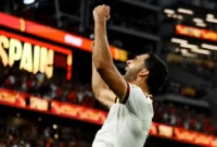 Gelandang Spanyol Mikel Merino mengantarkan Spanyol ke babak perempat final Piala Dunia 2026 lewat golnya ke gawang Portugal. (Foto: FIFA.com)