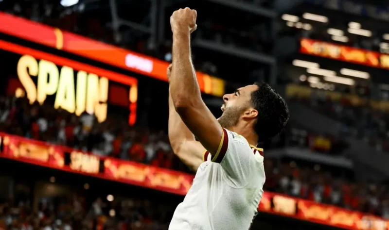 Gelandang Spanyol Mikel Merino mengantarkan Spanyol ke babak perempat final Piala Dunia 2026 lewat golnya ke gawang Portugal. (Foto: FIFA.com)
