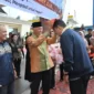 Gubernur Sumbar, Mahyeldi Ansharullah, menyambut kedatangan Kapolda Sumbar yang baru, Irjen Pol. Djati Wiyoto Abadhy, di BIM, Minggu (5/7/2026). (Foto: ADPSB)