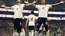 Harry Kane dan Jude Bellingham merayakan gol ke gawang Meksiko pada babak 16 besar Piala Dunia 2026. (Foto: IG @fifaworldcup)
