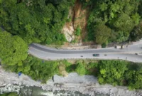 Jalur Lembah Anai kembali beroperasi penuh. Semua kendaraan sudah bisa melintas. (Foto: Ist)
