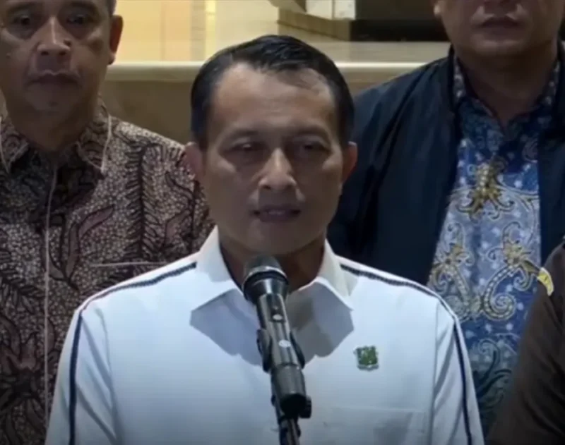 Jamwas sekaligus Koordinator Tim 9 Kejagung, Rudi Margono memberikan keterangan pers kepada wartawan. (Foto: Tangkapan layar)