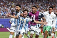 Julian Alvarez melakukan selebrasi usai membobol gawang Swiss di babak delapan besar Piala Dunia 2026. (Foto: FIFA.com)