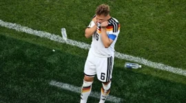 Joshua Kimmich setelah Jerman kalah dari Paraguay dalam adu penalti. (Foto: FIFA.com)