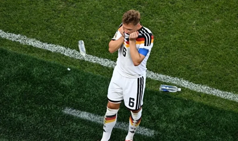 Joshua Kimmich setelah Jerman kalah dari Paraguay dalam adu penalti. (Foto: FIFA.com)