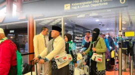 Kemenhaj minta PPIU disiplin atur kedatangan dan bagasi jemaah umrah di Terminal 2F Soekarno-Hatta. (Foto: Kemenhaj)