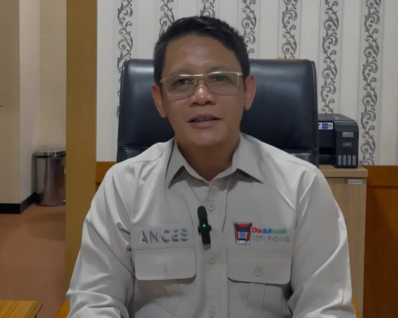 Kepala Disdukcapil Kota Padang, Ances Kurniawan. (Foto: Pemko Padang)