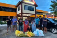 Komplotan pelaku pencurian beserta barang bukti saat diamankan di Mapolresta Padang. (Foto: Polda Sumbar)