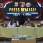 Konferensi pers pengungkapan kasus tambang ilegal di Ruang Jenderal Hoegeng, Lantai IV Mapolda Sumbar, Rabu (29/7). (Foto: Polda Sumbar)