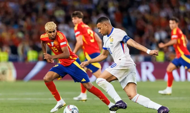 Kylian Mbappe dan Lamine Yamal. (Foto: FIFA.com)