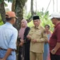 Wakil Wali Kota Padang Maigus Nasir meninjau kondisi jalan lingkungan di RW 19 RT 004, Kelurahan Surau Gadang, Kecamatan Nanggalo. (Foto: Pemko Padang)