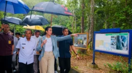 Menpar Widiyanti Putri Wardhana saat mengunjungi Belitong UNESCO Global Geopark. (Foto: Kemenpar)