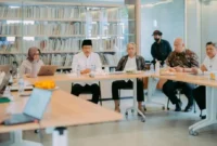 Menteri Sosial Saifullah Yusuf bersama Wakil Menteri Sosial Agus Jabo Priyono mengunjungi kantor ICW di Kalibata Timur, Pancoran, Jakarta Selatan, Jumat (24/7/2026). (Foto: Kemensos)