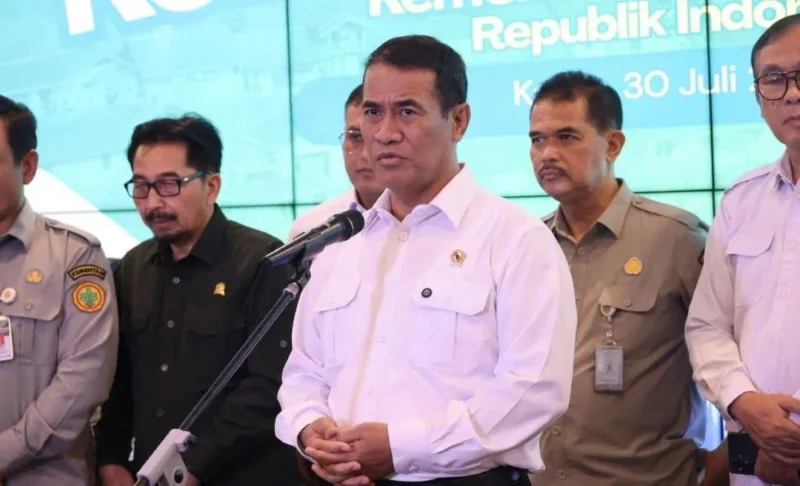 Mentan Andi Amran Sulaiman memberikan keterangan pers. (Foto: Kementan)