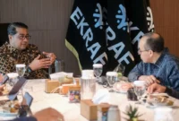 Menteri Ekonomi Kreatif/Kepala Badan Ekraf, Teuku Riefky Harsya, menerima audiensi Duta Besar Luar Biasa dan Berkuasa Penuh RI untuk Kanada, Muhsin Syihab, di Kantor Kementerian Ekraf, Jakarta, Kamis (2/7). (Foto: Kementerian Ekraf)
