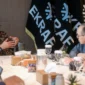 Menteri Ekonomi Kreatif/Kepala Badan Ekraf, Teuku Riefky Harsya, menerima audiensi Duta Besar Luar Biasa dan Berkuasa Penuh RI untuk Kanada, Muhsin Syihab, di Kantor Kementerian Ekraf, Jakarta, Kamis (2/7). (Foto: Kementerian Ekraf)