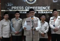 Menteri Haji dan Umrah, Moch. Irfan Yusuf memberikan keterangan pers di Surabaya. (Foto: Kemenhaj)
