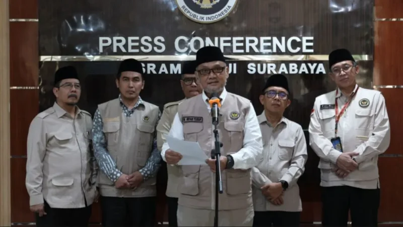 Menteri Haji dan Umrah, Moch. Irfan Yusuf memberikan keterangan pers di Surabaya. (Foto: Kemenhaj)
