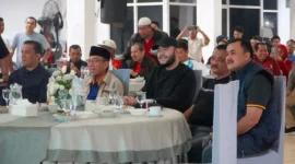 Wali Kota Padang Fadly Amran didampingi Wakil Wali Maigus Nasir dan jajaran menggelar nobar Final Piala Dunia 2026 di Palanta Rumah Dinas Wali, Senin (20/7/2026) dini hari WIB. (Foto: Pemko Padang)