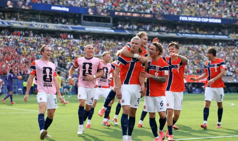 Striker Norwegia Erling Haaland menjadi bintang lapangan lewat dua golnya ke gawang Brasil. (Foto: FIFA.com)