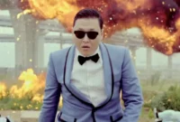 PSY mencetak sejarah setelah Gangnam Style menjadi video musik artis Asia pertama yang menembus 6 miliar penayangan di YouTube.(Foto: SOOMPI)