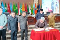 DPRD Sumbar menyetujui Ranperda tentang Pertanggungjawaban Pelaksanaan APBD 2025 dalam Rapat Paripurna, Senin (20/7/2026).