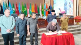 DPRD Sumbar menyetujui Ranperda tentang Pertanggungjawaban Pelaksanaan APBD 2025 dalam Rapat Paripurna, Senin (20/7/2026).