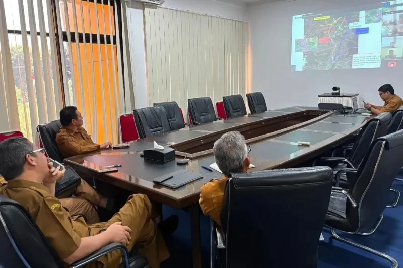Pemkab Agam bersama PT Hutama Karya dan PPK Jalan Tol Kementerian PU mematangkan rencana pembangunan jalan tol. (Foto: Diskominfo Agam)
