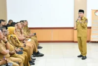 Wakil Wali Kota Padang Maigus Nasir memberikan pembekalan kepada 30 personel Dubalang Kota se-Kecamatan Lubuk Begalung. (Foto: Pemko Padang)