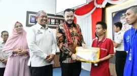 Wali Kota Padang, Fadly Amran membuka Program Pembinaan Pendidikan Kesetaraan Paket A, B, dan C bagi 101 warga binaan Lapas Kelas IIA Padang, di Aula Sahardjo Lapas Kelas IIA Padang, Kamis (23/7/2026). (Foto: Pemko Padang)