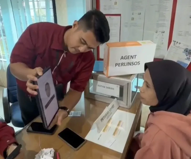 Kasi Kesos Kecamatan Koto Tangah, Wahyudi Edwar pada kegiatan pendaftaran Perlinsos di Kecamatan Koto Tangah, Kamis (30/7/2026). (Foto: Pemko Padang)