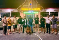 Satreskrim Polres Solok Kota menangkap oknum PNS yang bertugas di Kantor Samsat Kota Solok. (Foto: Ist)