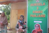 Penyintas banjir bandang Batu Busuak bersyukur menempati Hunsela setelah berbulan-bulan mengungsi dan mengontrak rumah di Padang. (Foto: Pemko Padang)